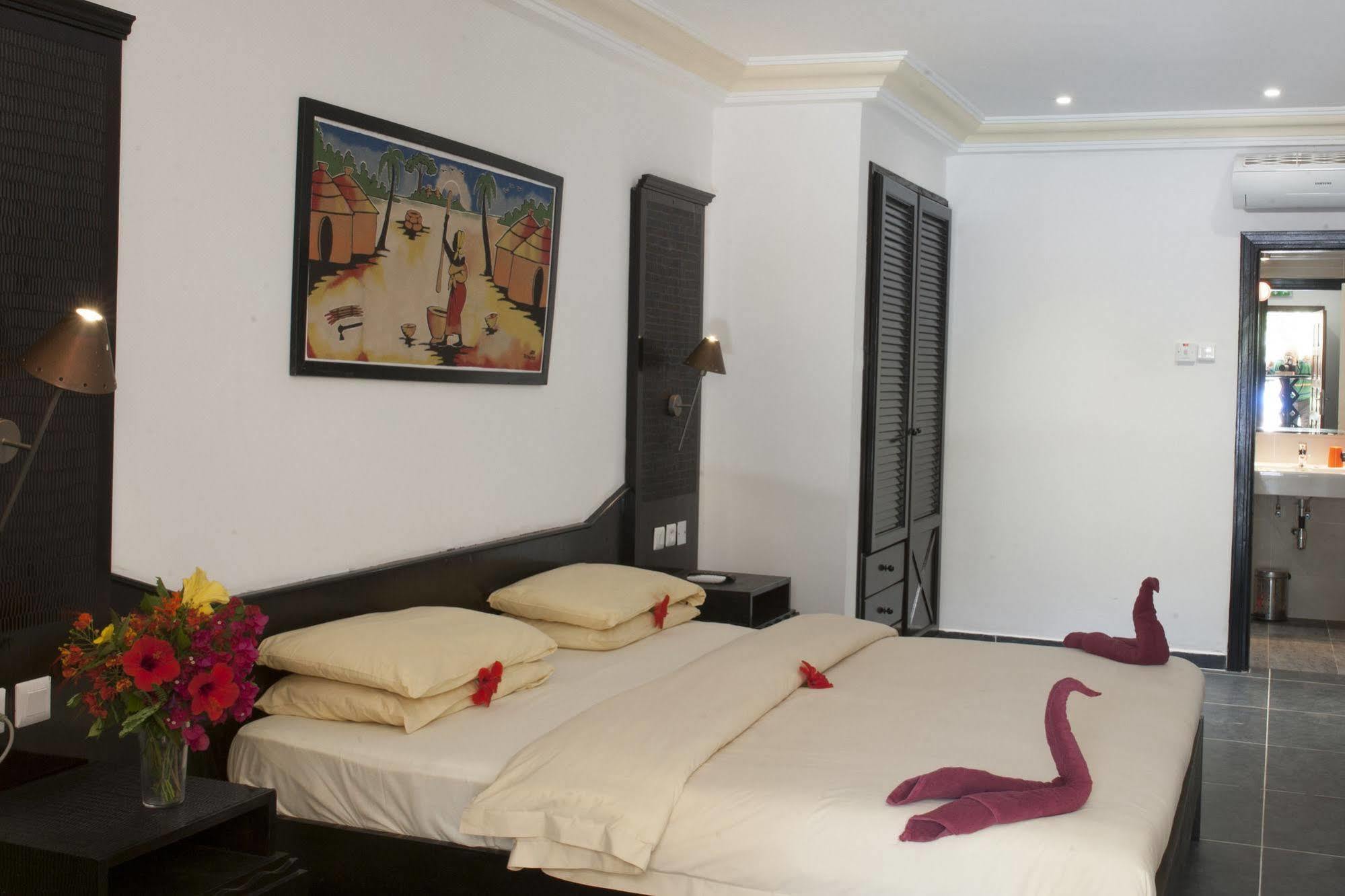 Senegambia Beach Hotel Кололи Экстерьер фото